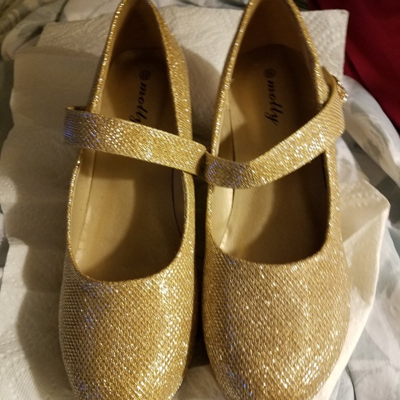 Shoes - Picture 2 of 3